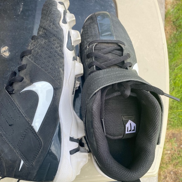 Black Nike FastFlex baseball ⚾️ cleats - Picture 3 of 4